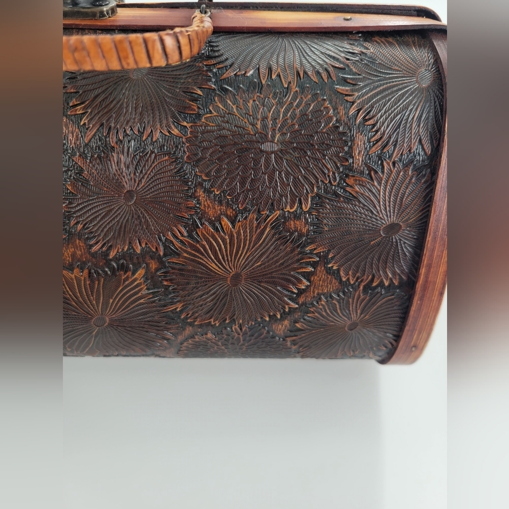 Vintage Bamboo Barrel Handbag Floral Carved Clasp Closure - Picture 2 of 8
